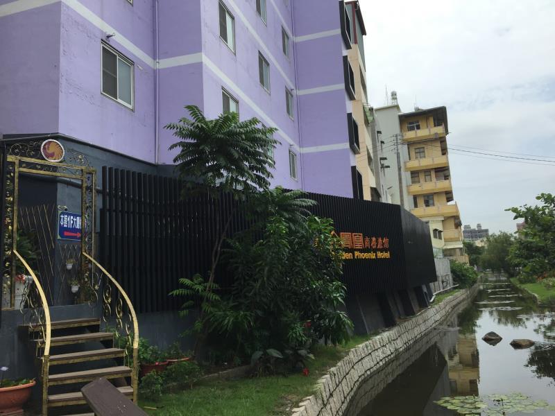 Golden Phoenix Hotel Kaohsiung Exteriör bild