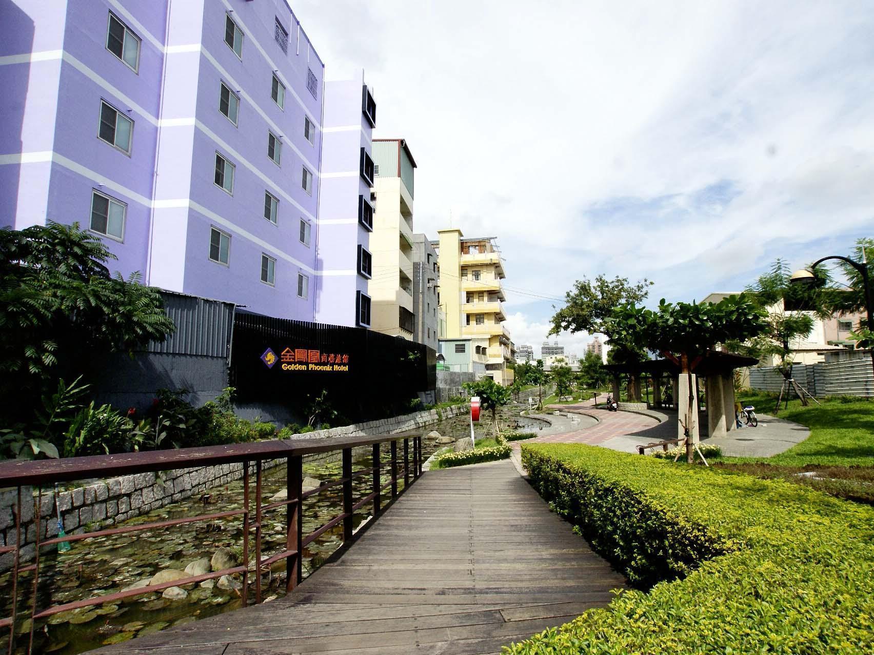 Golden Phoenix Hotel Kaohsiung Exteriör bild