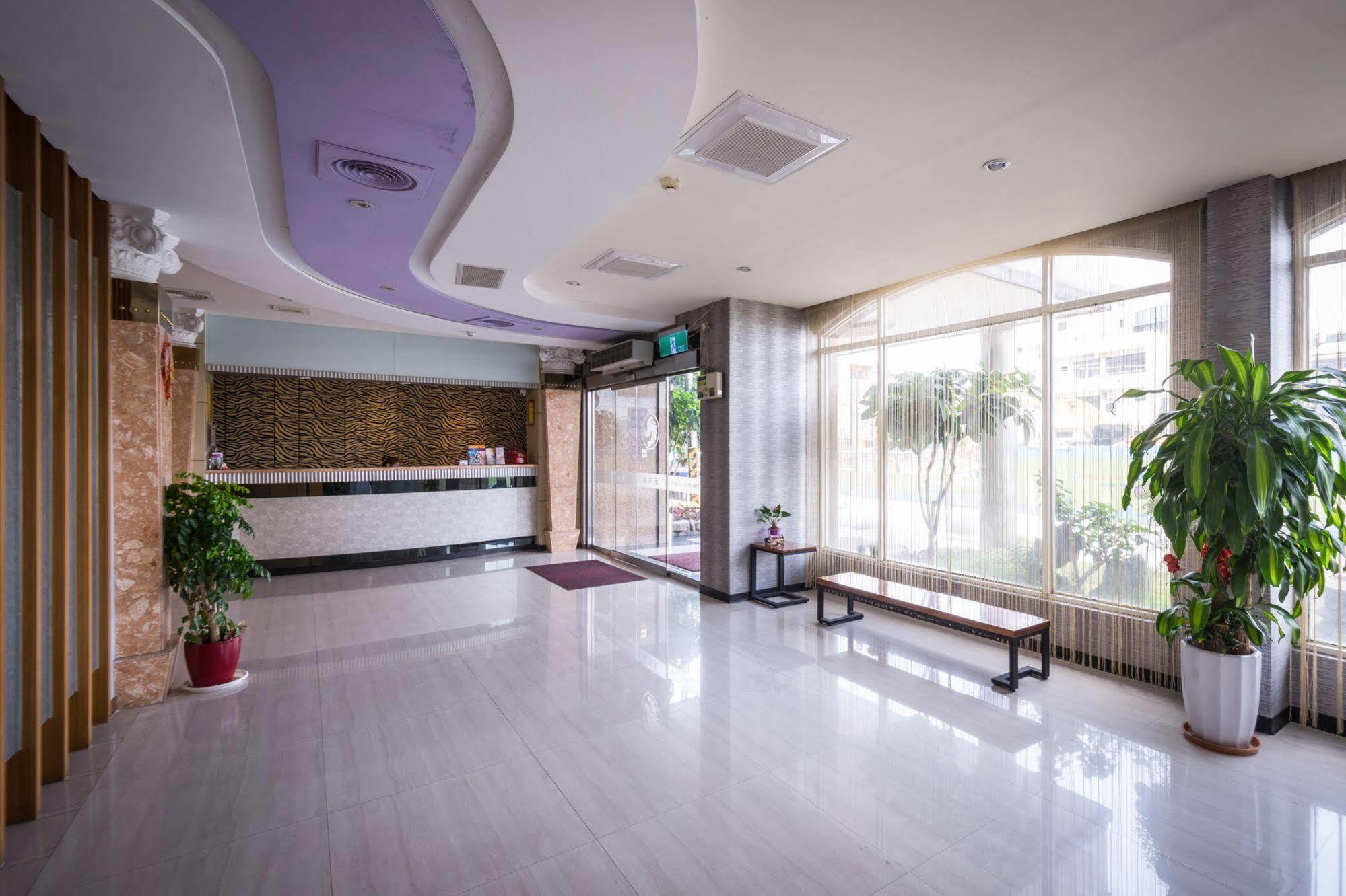 Golden Phoenix Hotel Kaohsiung Exteriör bild